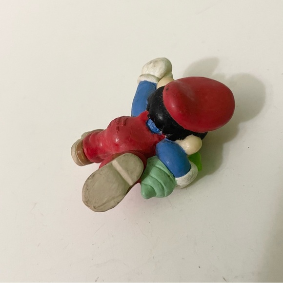 Vintage 1989 Super Mario Holding Turnip Figure Applause Nintendo - Picture 7 of 10